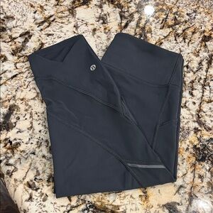 Lululemon Women’s Fresh in Mesh Crop 19” Black Size 6